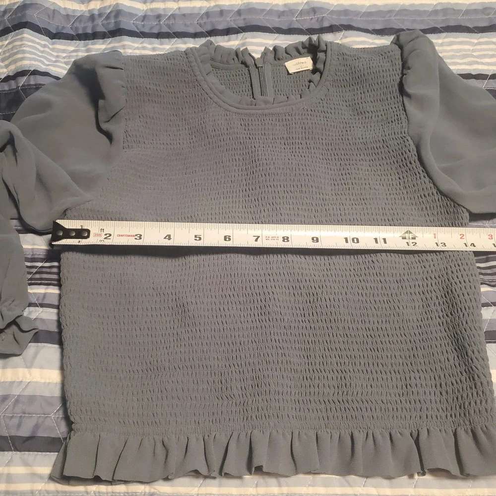 Aritzia Wilfred Size S Temptest Smocked Cropped Blouse in Granite Blue TINY FLAW